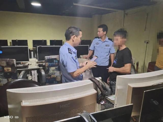 派出所|点赞！文地派出所连续两晚组织民警对文地的酒吧、宾馆、足浴等进行夜巡....