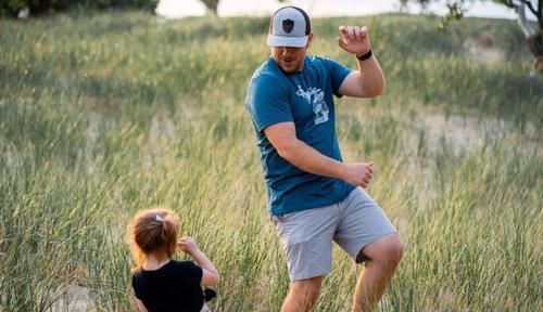 犯人|打人哭泣，面对孩子的“坏脾气”，教他“情绪管理”比打骂更有效