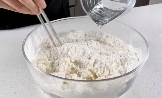  植物油|几个土豆，一碗面粉，成本不到5元，轻松搞定比肉夹馍还好吃