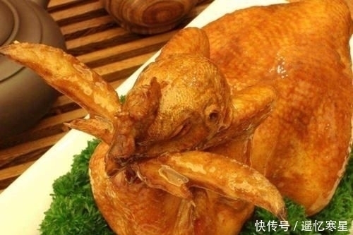 做出|店员睡过头忘记关火,最后把锅烧干,竟意外做出一道经典美食