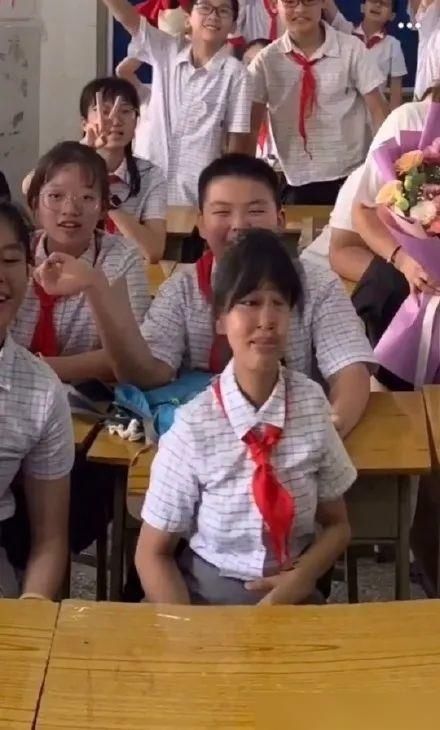  通知书|吴彦祖近照曝光；大张伟又添扎心金句；林俊杰粉丝录取通知书