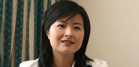  再度|前央视主持张泉灵：因一场乌龙病辞离央视，今靠“奇葩”方式再度走红