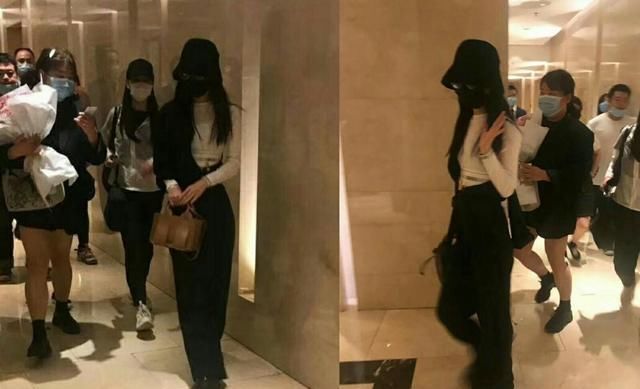  赵丽颖|赵丽颖《中餐厅》路透照曝光，和上一次录综艺相比，终于不土了