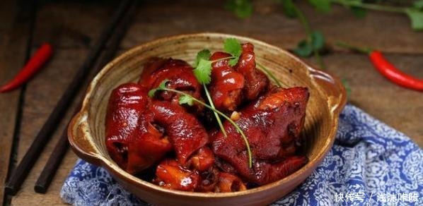红润|红烧猪蹄,小火慢炖色泽红润又入味,满满胶原蛋白是女生的最爱