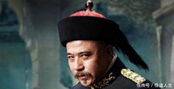 登基|袁世凯花40万做了一把龙椅，专家打开夹层，看了一眼后大笑不止