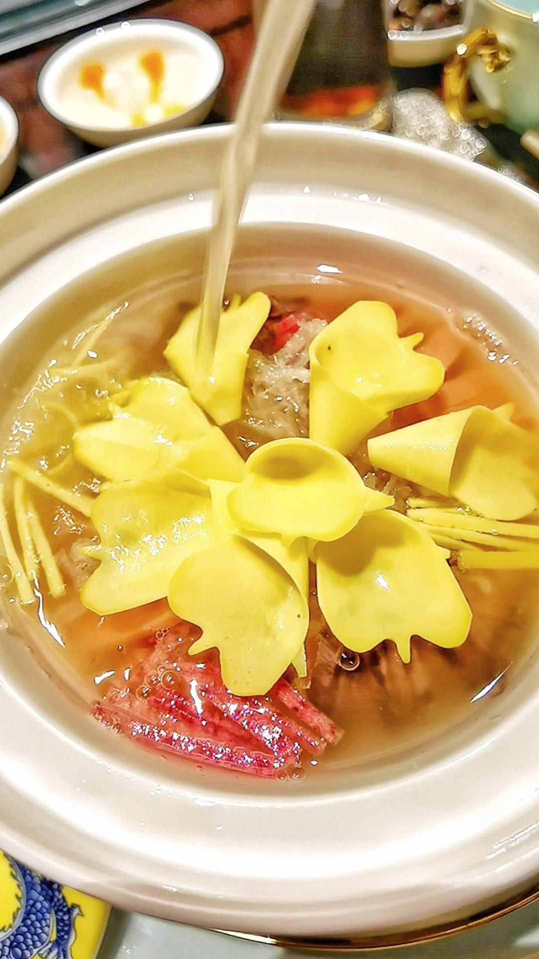 少不了|洛阳美食一大怪，当地人早起少不了荤汤，外地人表示真吃不来