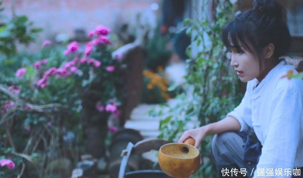 红糖|沿用古序,李子柒亲自寻找甘蔗,耐心制作一碗红糖姜茶