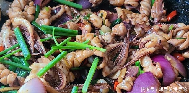 鱿鱼|爱吃鱿鱼试试这样做,香味四溢又下饭,看着都想吃,味道很棒