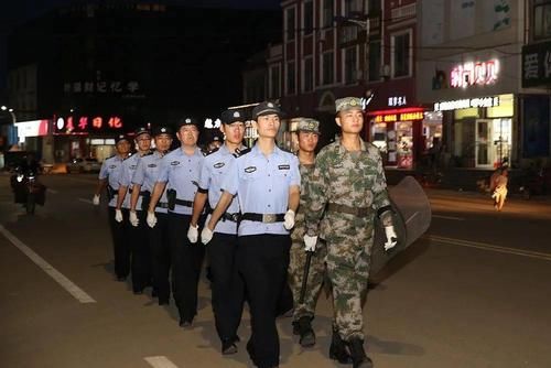 扒手|警方抓捕视频曝光！看宁阳警方如何抓获集市“扒手”！