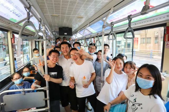  刘昌松|╭(●`?′●)╯╰(●’?’●)╮考完啦！