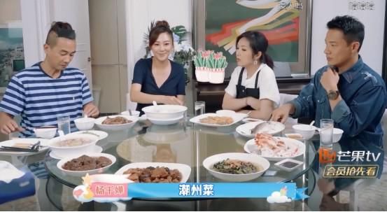  时用|陈小春家教有多严？看他给应采儿夹菜时用的筷子，网友：全是细节