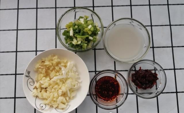 好好|鸡蛋和蟹味菇最棒的做法,微辣鲜香,滑嫩爽脆,实在好好味