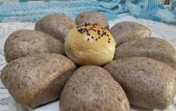  味道|波兰种黑麦馒头，富含粗纤维，柔软中带着嚼劲，味道就是不一样