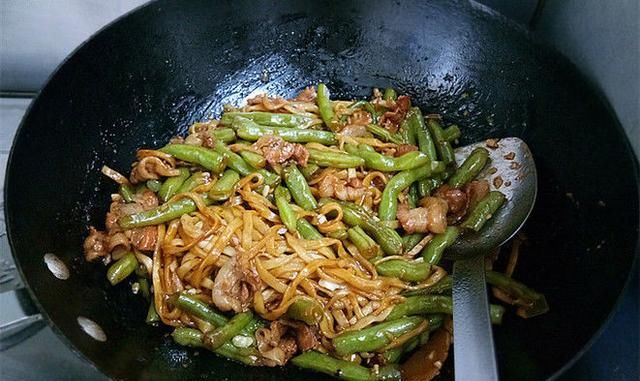  1茶匙|夏天，这面食我家隔三差五就吃，饭菜一锅出，喷香又入味