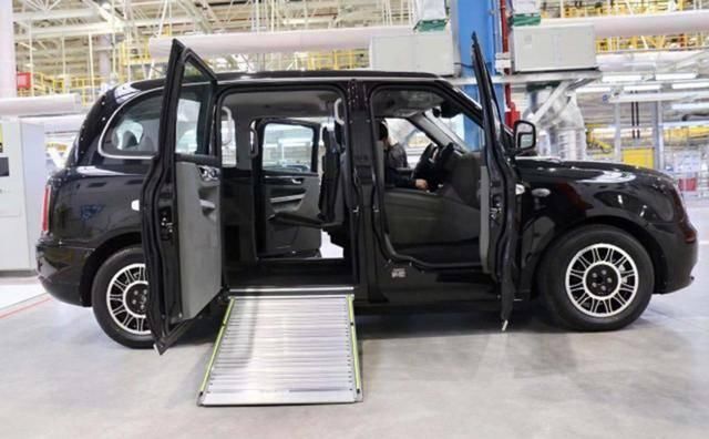 酷似|车标酷似宾利,轴距超汉兰达,1+3+3座椅,车内能直接上轮椅