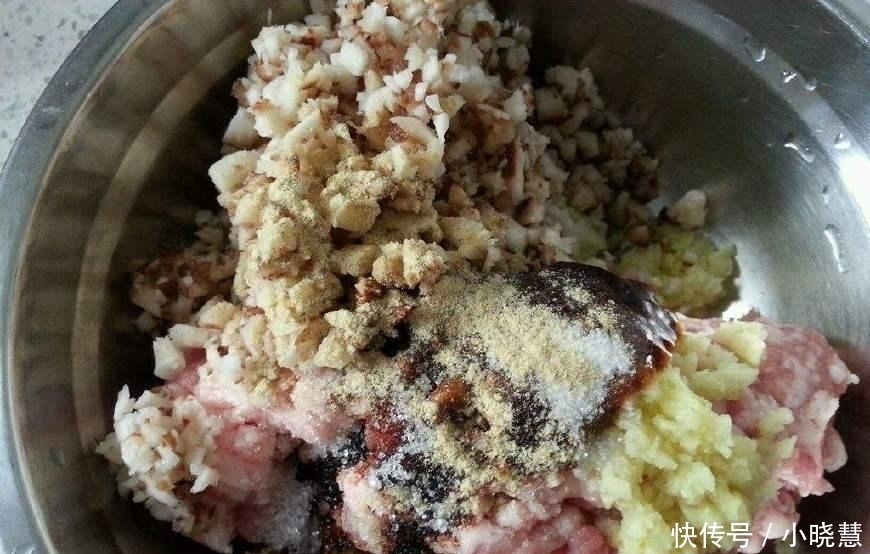 厨师长|40年厨师长: 做肉丸汤时, 别再少了这一步, 否则肉丸一煮就散