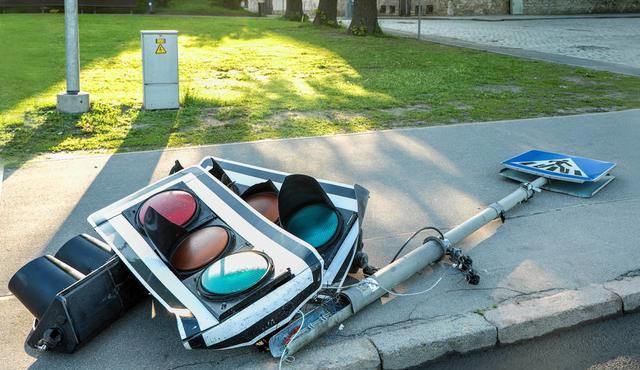  算是肇事|司机“逃离”事故现场，这样解释，都不算肇事逃逸