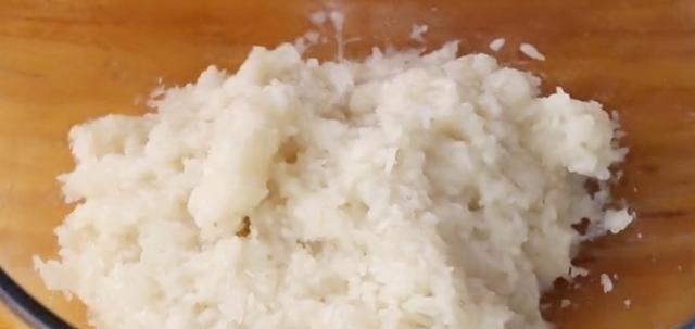 糍粑|1斤糯米,加1碗红糖,教你做红糖糍粑,外脆里软