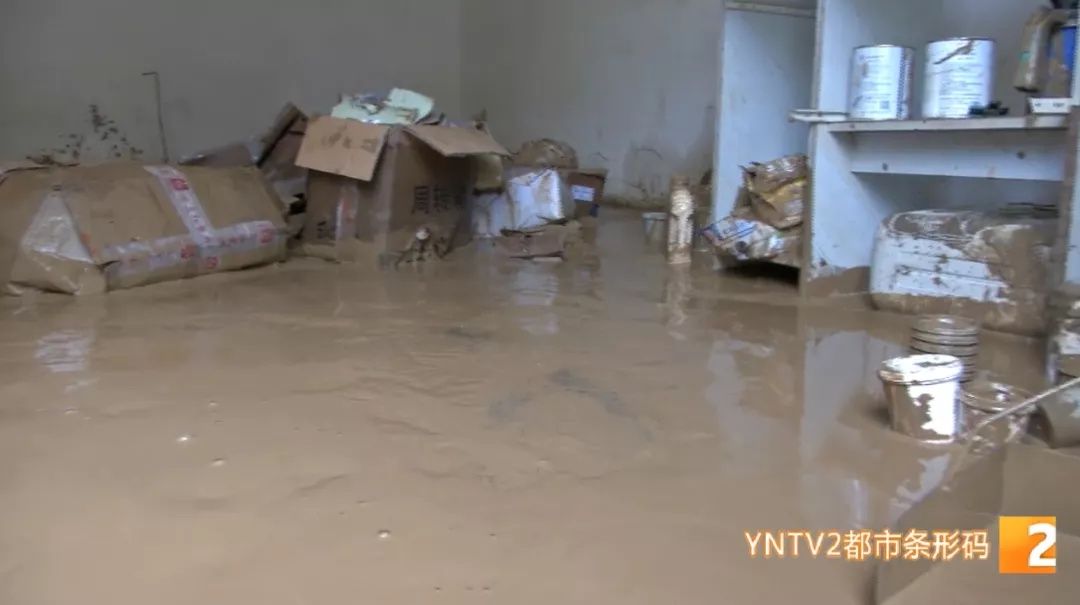 商户|淹水深度近2米!商户损失高达百万!昭宗路积水严重,天灾还是人祸?记者一探究竟