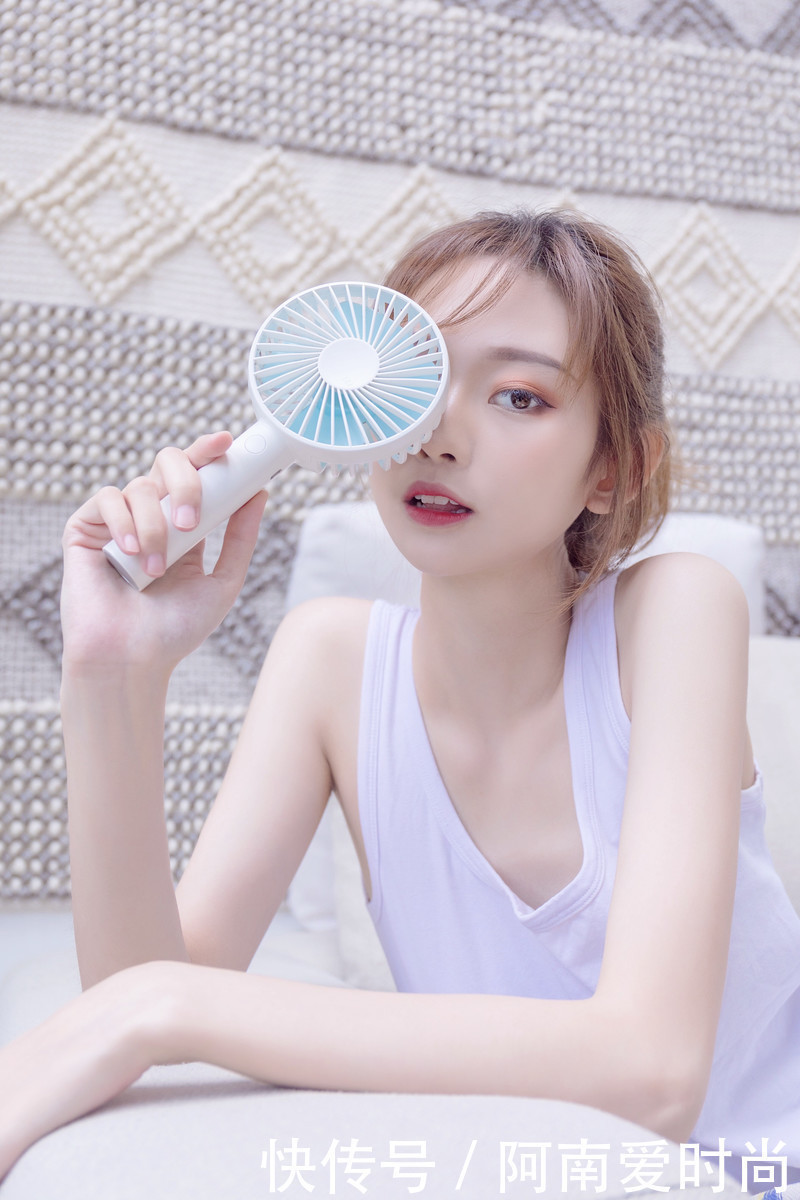 美女|摄影写真吊带背心美女,清新白嫩美腿诱惑写真