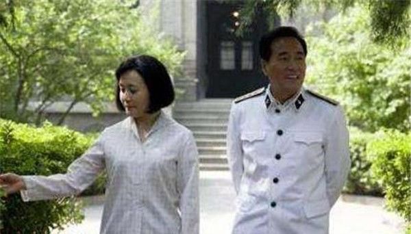 书记|父母爱情:相比安杰江德福,丛校长和杨书记才是伉俪情深让人羡慕