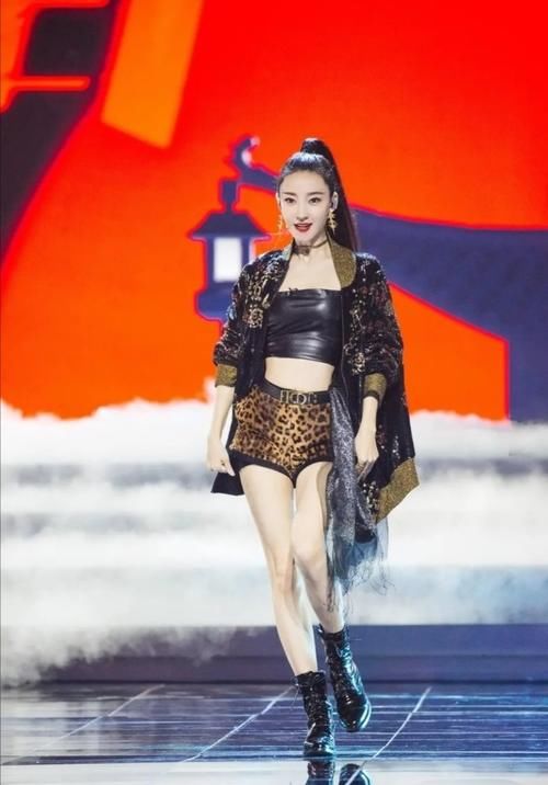  乘风破浪|乘风破浪的姐姐三公排名：万茜组第一，孟佳3人淘汰，网友无法理解