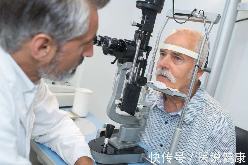 糖尿病眼睛并发症早期有哪些症状(糖尿病患者，出现这5个症状表现，警惕并发症找上门了)
