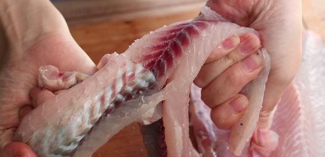 口感|教你在家做鱼丸,真材实料无添加,口感嫩滑Q弹,再也不用买着吃