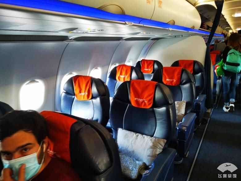 好看|拔草俄航95周年彩绘机！外观和机舱超好看，难怪有近9成上座率