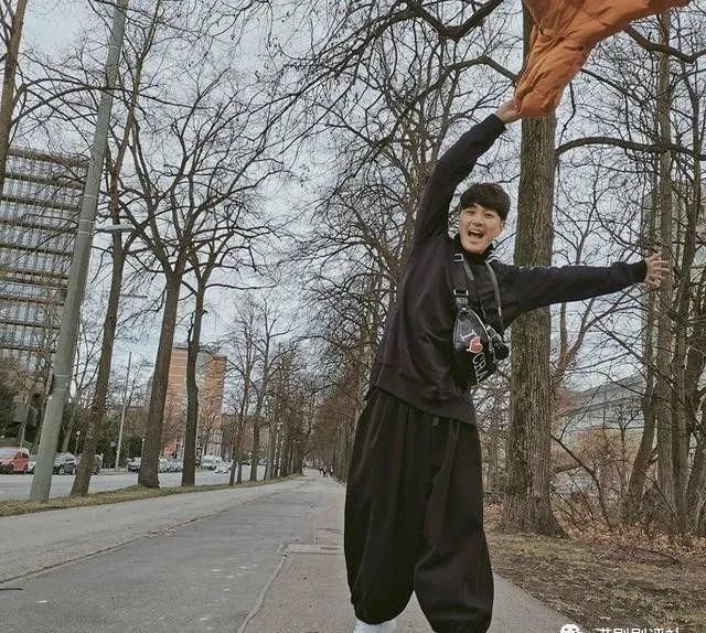  小生|TVB小生萧正楠穿女装粉嫩又可爱 两公婆爱秀爱斗嘴再度放闪