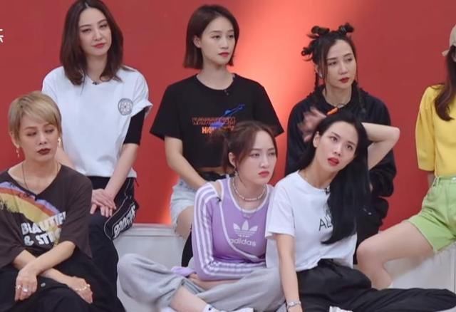  真实|都是“打脸”，万茜机智挽尊，宁静反应真实，蓝盈莹落泪抓狂