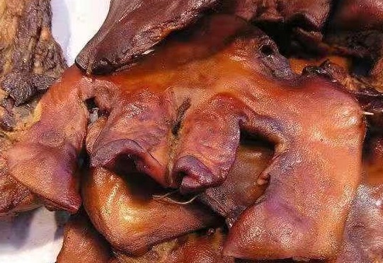 吃起来|为什么很多人喜欢吃猪头肉,常吃猪头肉身体会有哪些变化,了解下
