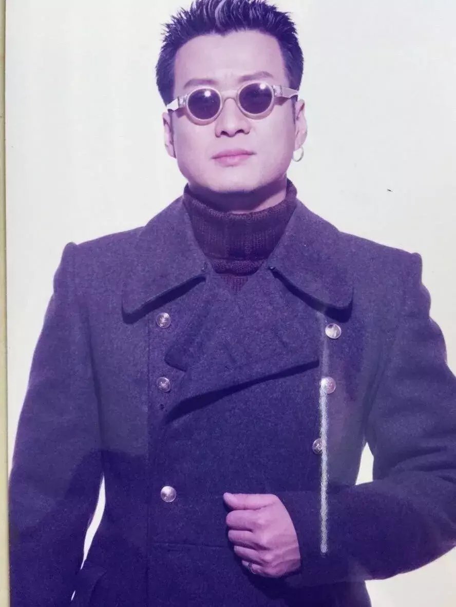 或许|看到他挥霍感情的姿态，57岁孙兴混得这么惨，或许不值得同情