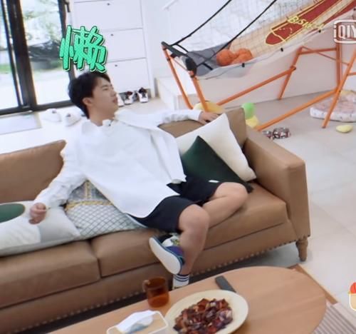  魏大勋|郭麒麟有多懒？做家务全靠一张嘴，指挥范丞丞魏大勋变甩手掌柜