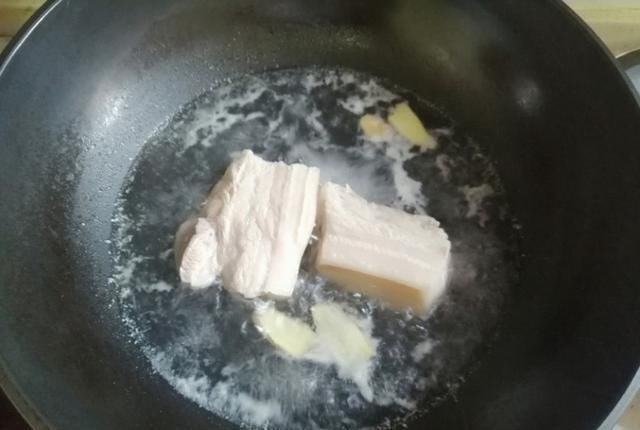 在家|梅菜扣肉这样做太好吃了,软糯不腻。在家也能做出饭店的味道。