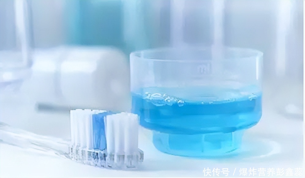 漱口水用了对牙齿有好处吗(长期用漱口水，到底对牙齿健康有益还是有害？你要想明白了)