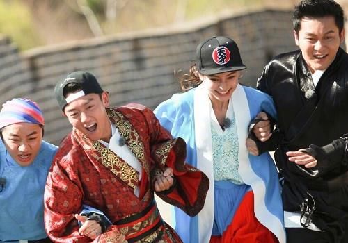  郑恺|郑恺回忆《跑男》录制100期，谁注意配图？唯独没晒新一季合照