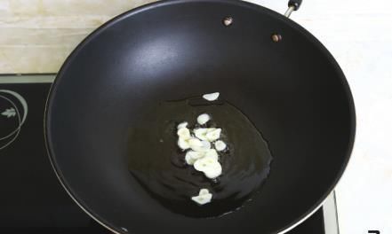 不用|夏天最适合这样吃肉,搭配黄瓜一起炒,补水还美白,不用担心吃了会长胖