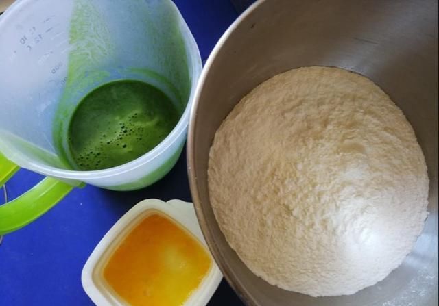 味道|纯天然的菠菜汁面条,颜值高、味道好,做法简单,上桌孩子抢着吃