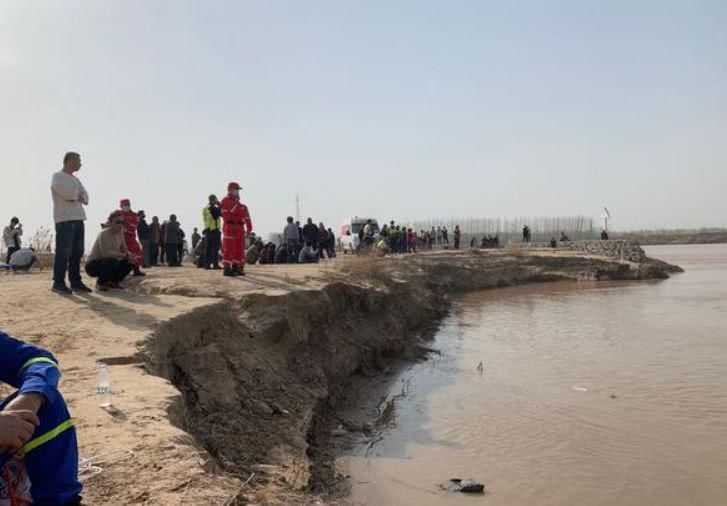  溺亡|痛心！5少年下水野浴，3人溺亡！妈妈们在岸边痛哭！