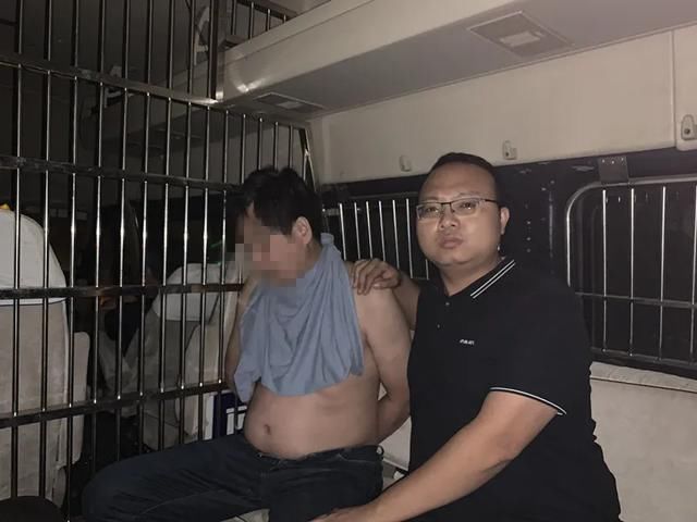  民警|21年追凶路，他在睡梦中被民警抓获