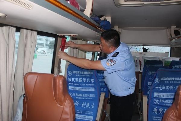 平舆|平舆交警强化客运车辆管理 护航国庆、中秋假期交通安全