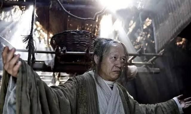 作出|为了挽救大明王朝,崇祯帝作出了许多努力,可惜越努力越悲催