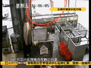  发生|20多人！你们抬车救人的样子真帅！