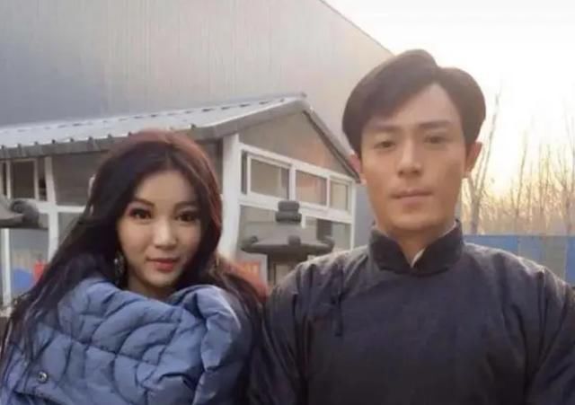 亲密|某女发布与陈晓亲密照，还有与其他明星合照，堪称追星狂魔