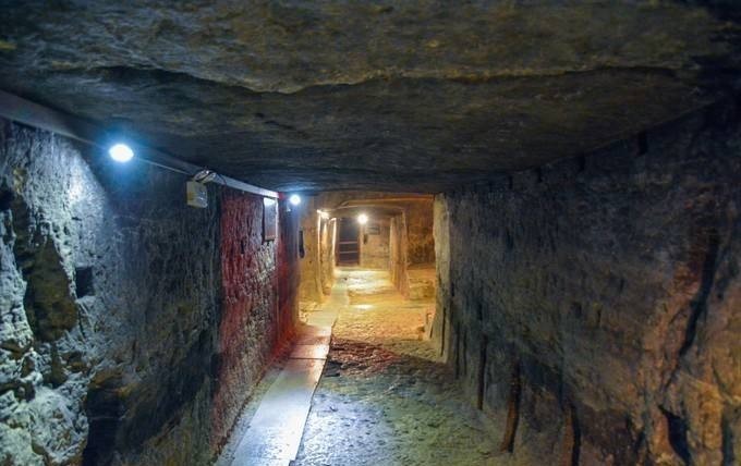 曹操|最诡异的墓葬,占地约700平,困住考古队2天,传闻埋着40万斤黄金