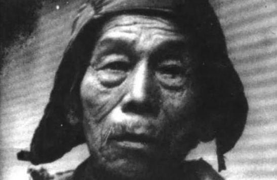  妇女|盲人老汉自称皇帝9年，期间55名妇女受害，最后被公安一举抓获