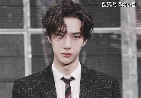  杜华|尴尬！杜华一个口误，竟然同时得罪赵丽颖、王一博、冯绍峰前女友