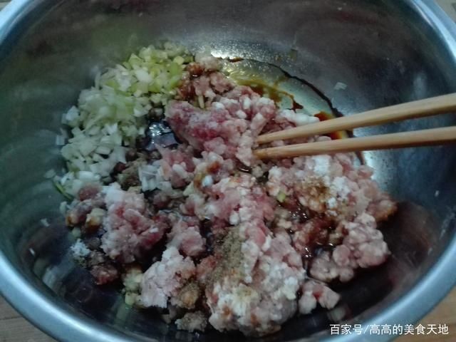  常见|吃了这么多年饺子，最爱这个馅，鲜嫩多汁，而且这菜南北方都常见