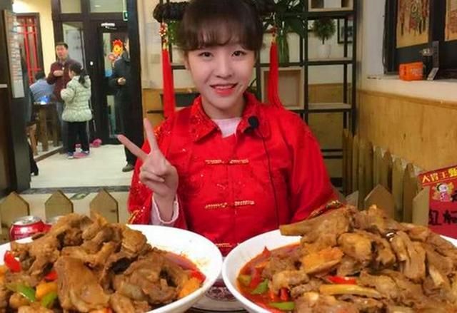  挨饿|九个人有一人挨饿,大胃王吃播却浪费粮食?4分钟吃掉25个肉包子